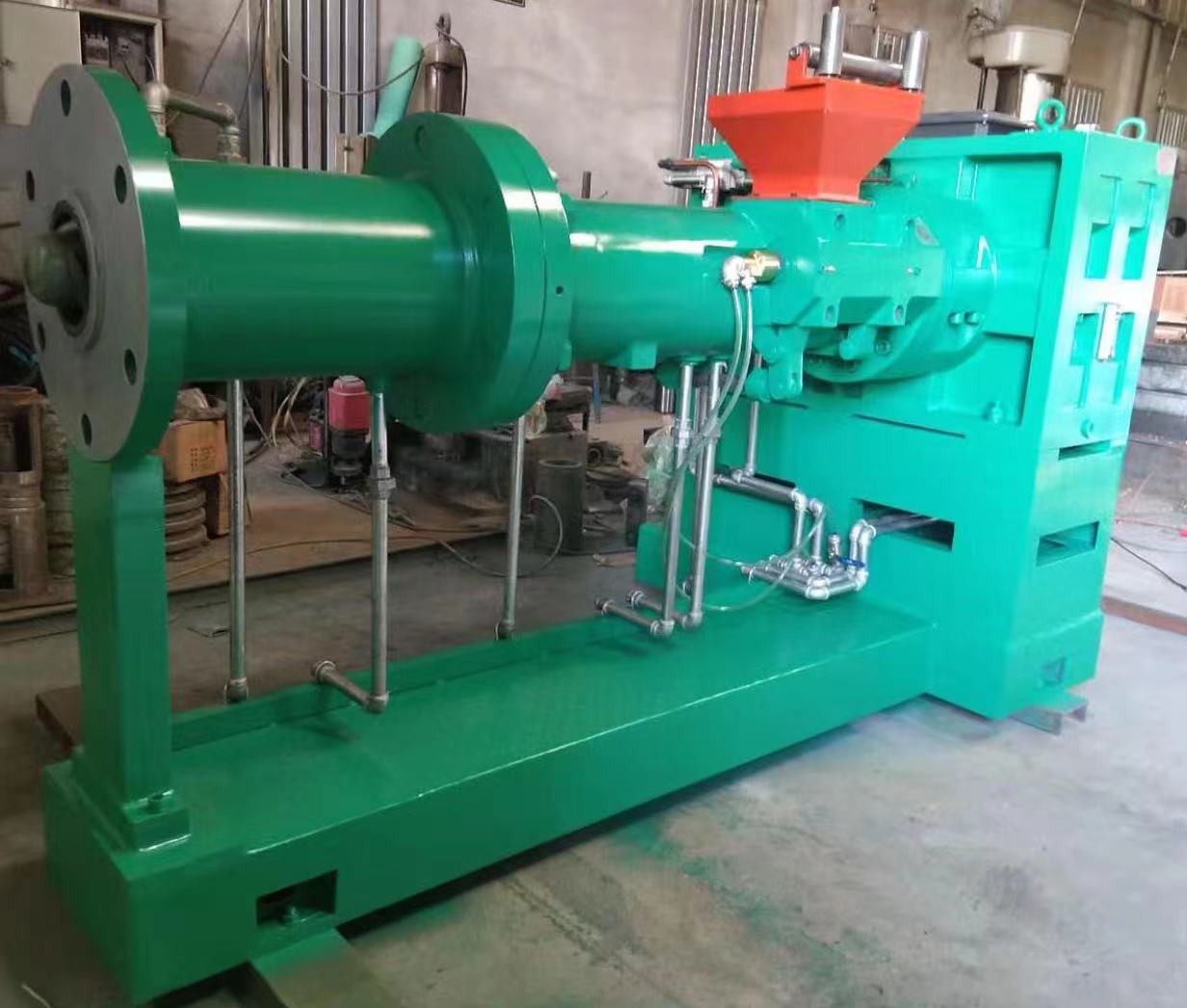 Rubber extruder